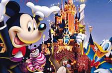 Świetna promocja! Bilety do Disneylandu ponad 40 procent taniej! Dobre ceny lotów na Mikołajki!